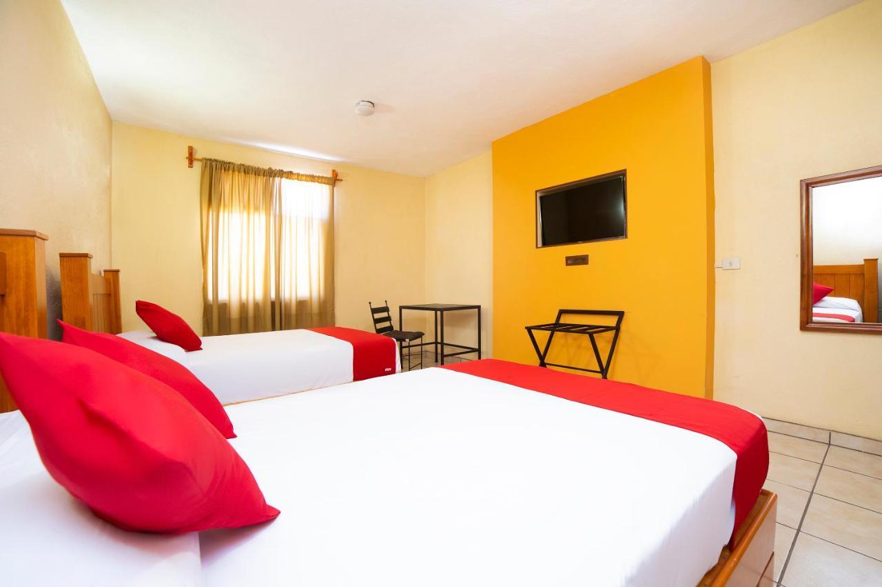 OYO Promenade Hotel Guanajuato Bagian luar foto