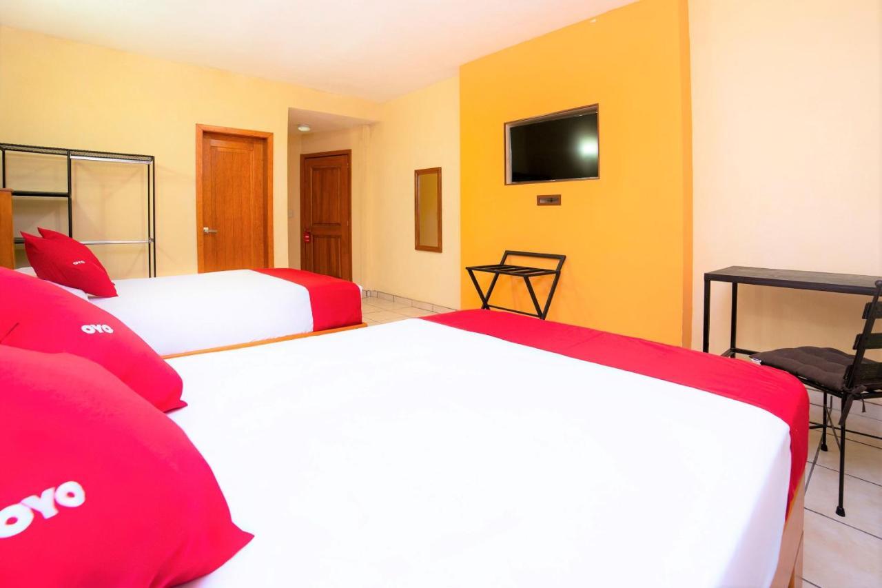 OYO Promenade Hotel Guanajuato Bagian luar foto