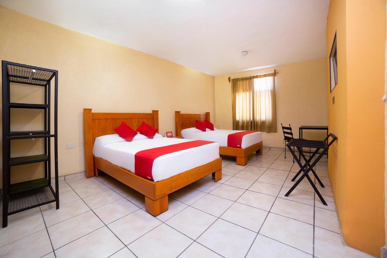 OYO Promenade Hotel Guanajuato Bagian luar foto