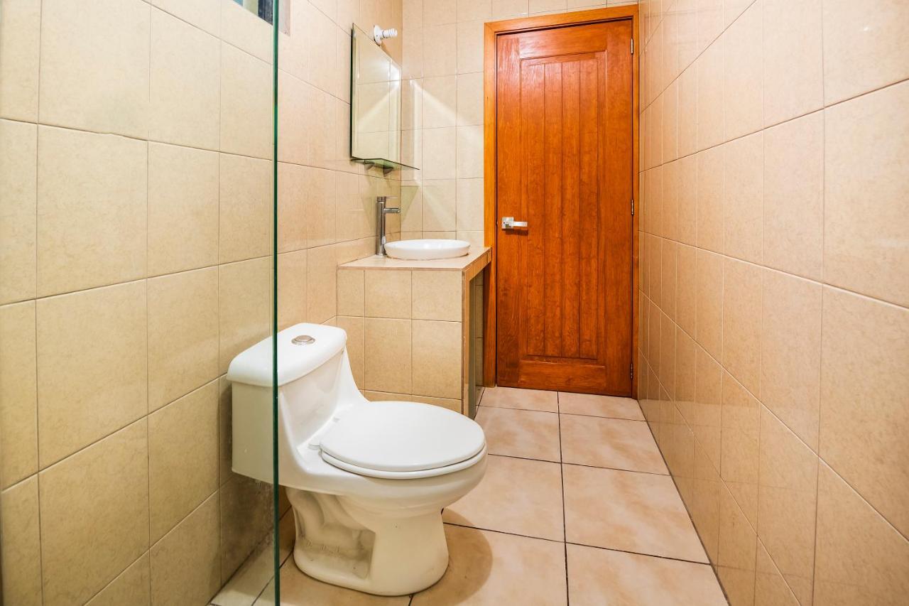 OYO Promenade Hotel Guanajuato Bagian luar foto