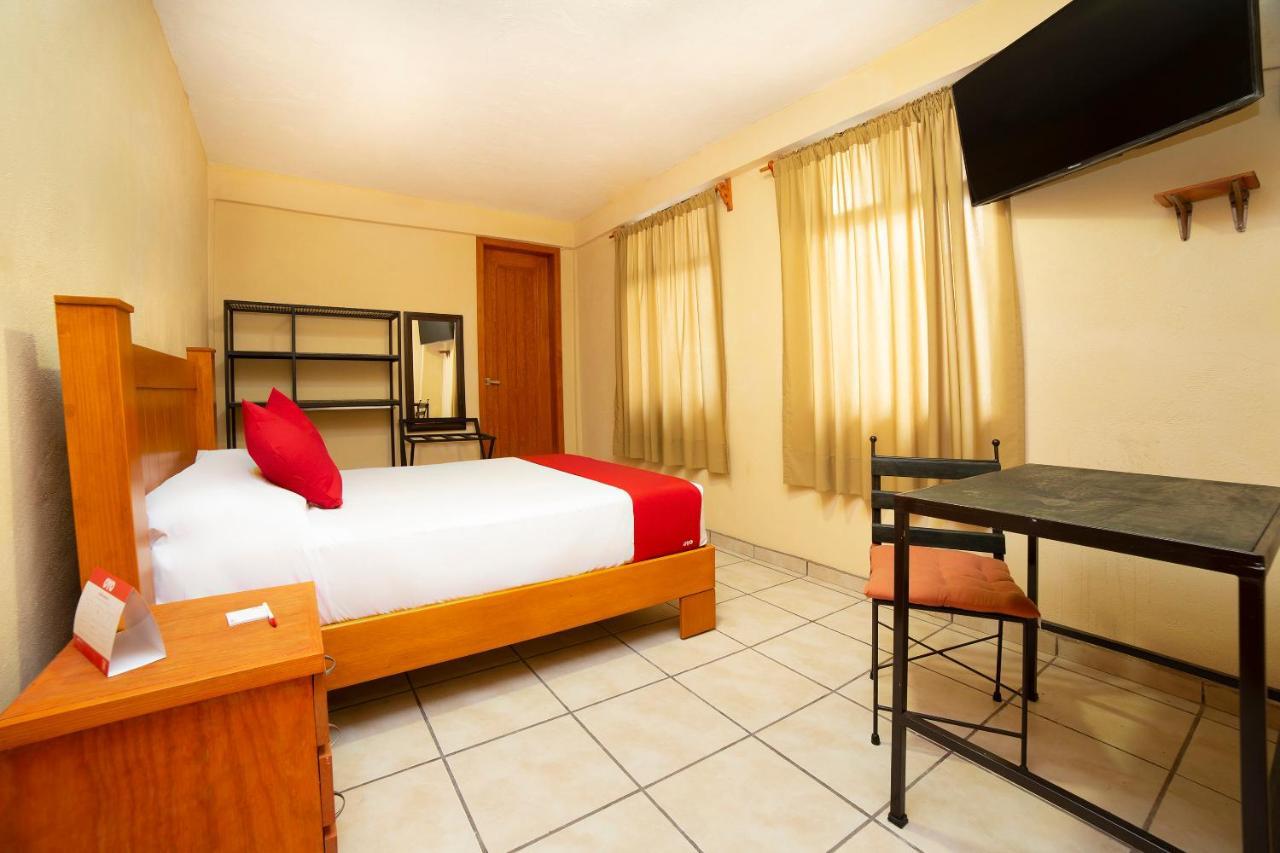OYO Promenade Hotel Guanajuato Bagian luar foto