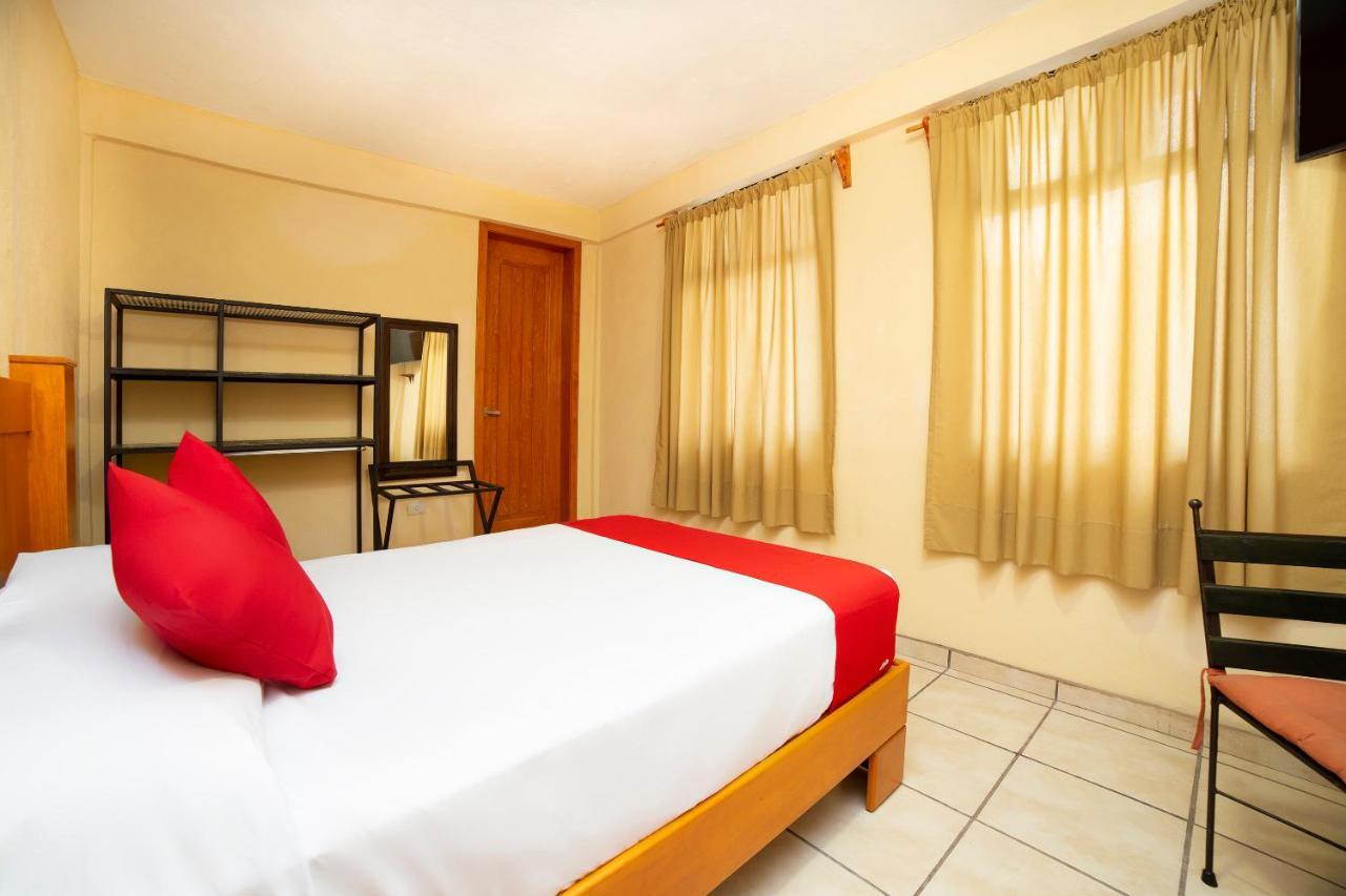 OYO Promenade Hotel Guanajuato Bagian luar foto