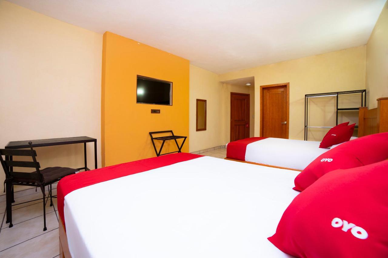 OYO Promenade Hotel Guanajuato Bagian luar foto